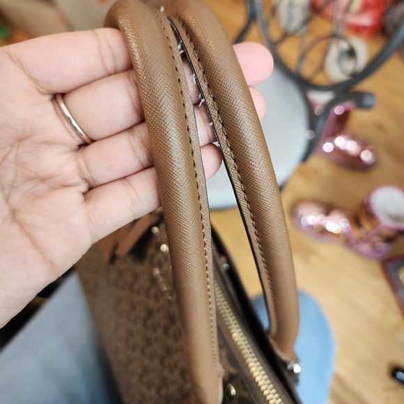 ☆DKNY Brown Monogram Signature Logo Gold Studded Satchel Tote Handbag☆ - Picture 3 of 4